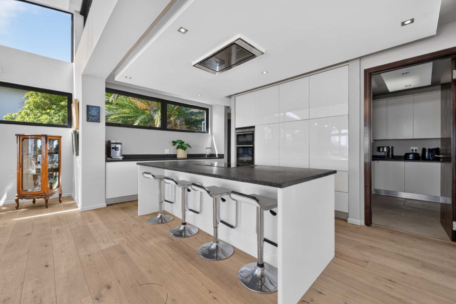 5 Bedroom Property for Sale in Camps Bay Western Cape